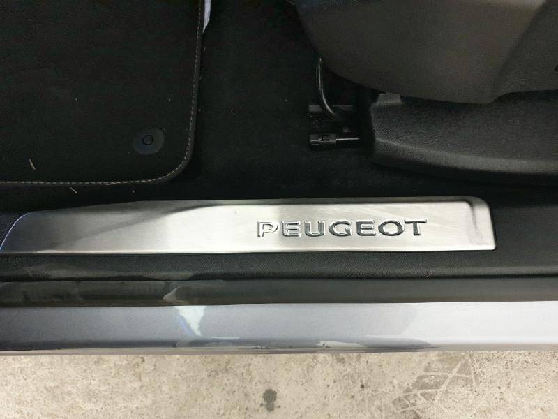 PEUGEOT 3008 BlueHDi 130ch S&S EAT8 GT